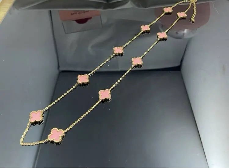 10 Clover Necklace