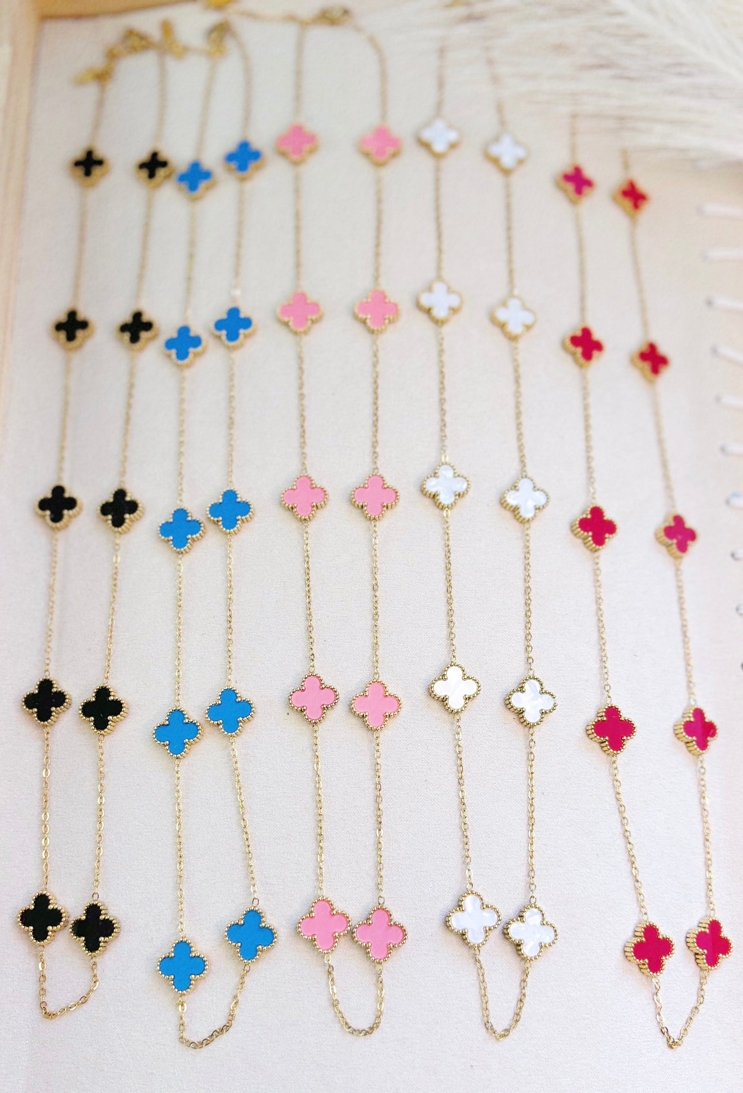 10 Clover Necklace