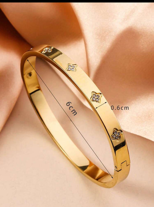 Elegant Gold Bangle