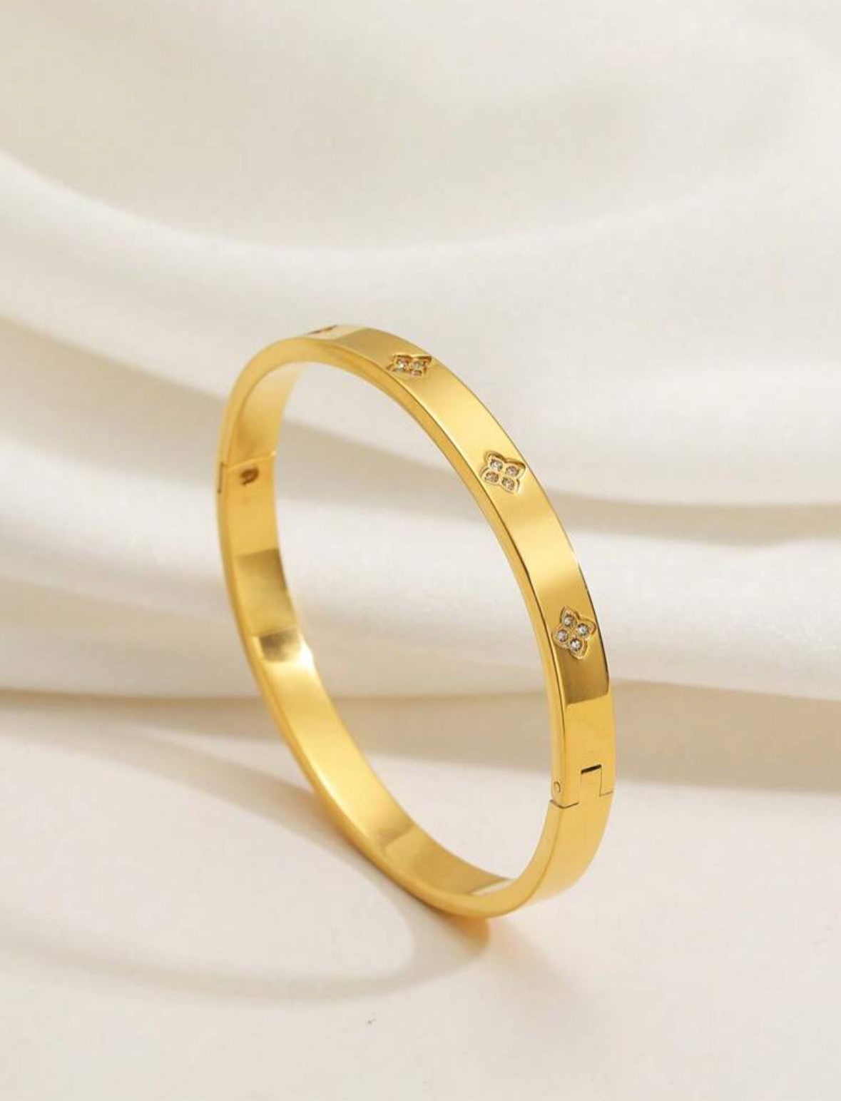 Elegant Gold Bangle