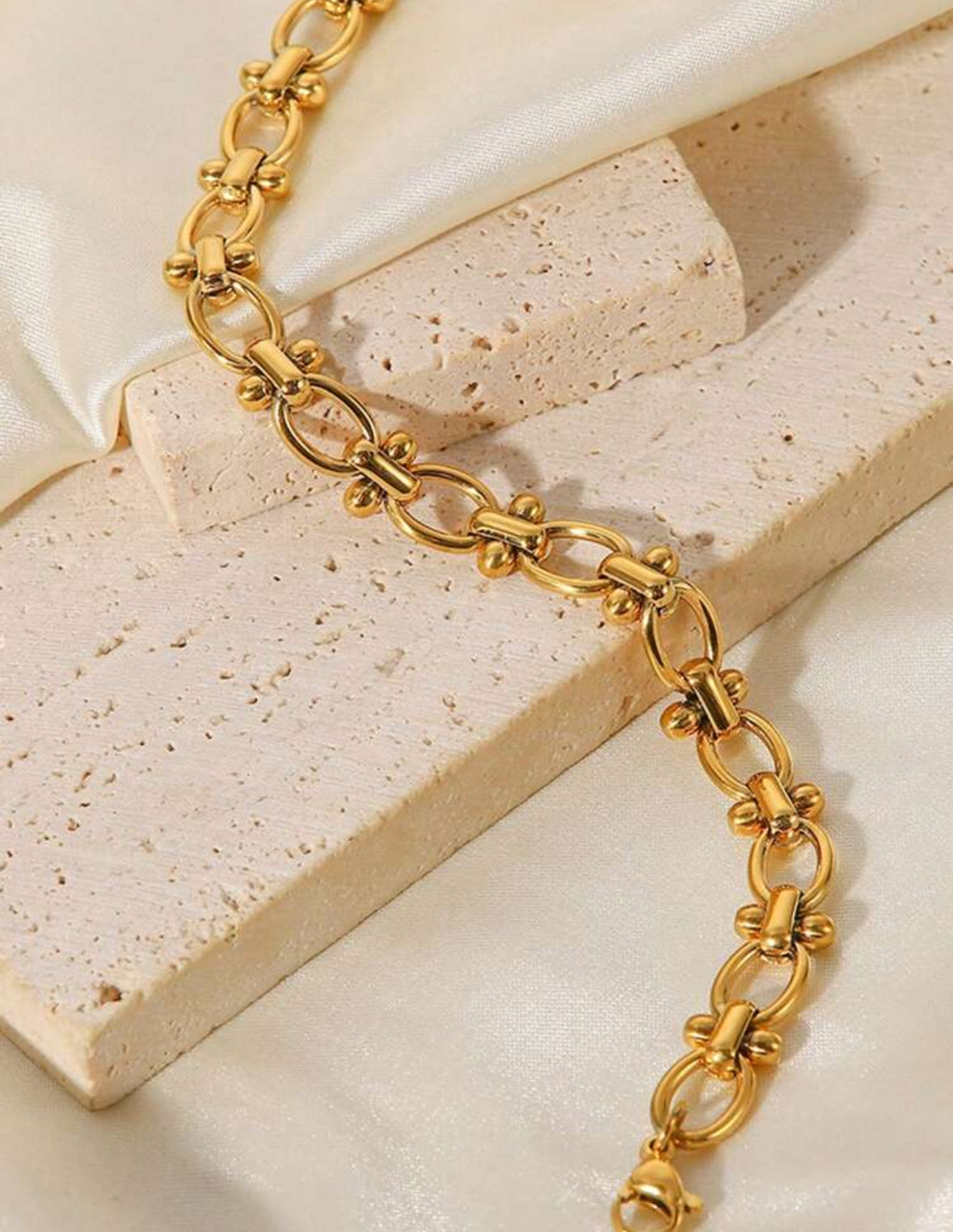 Elegant Link Bracelet