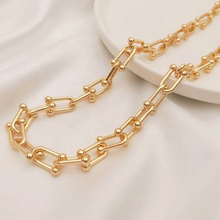 U Shape Link Chain Necklace